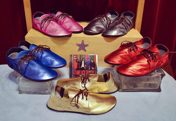 2015 Year in Review: NO the band in Softstar Shoes no-the-band-soft-star-shoes-600