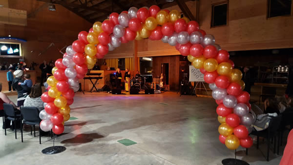 Balloon Arch in the New Soft Star Workshop softstar-2017-holiday-party