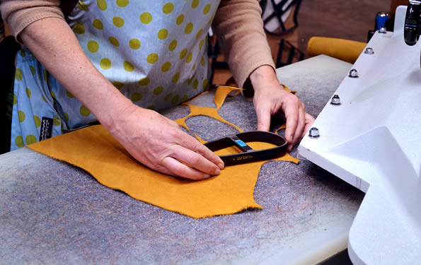 Cutting Leather for Shoes Cutting Leather for Shoes